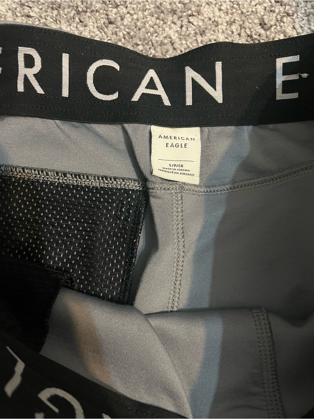 American Eagle Men's Gray Athletic Drawstring Shorts size small - Picture 2 of 2
